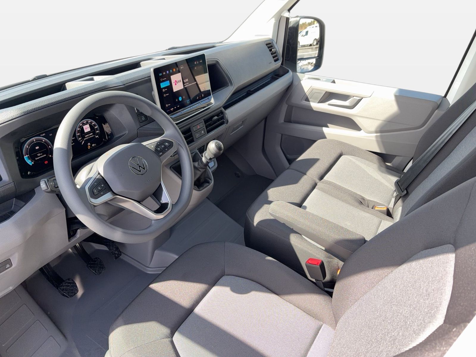 Fahrzeugabbildung Volkswagen NFZ Crafter 35 Kasten HD MR Front TDI EU6 103kW