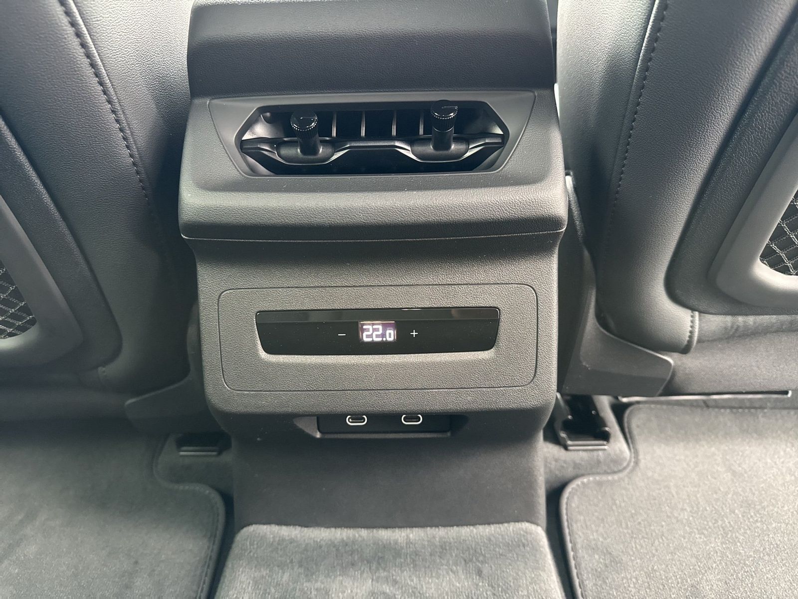 Fahrzeugabbildung Audi A6 e-tron Avant quattro S line business Matrix