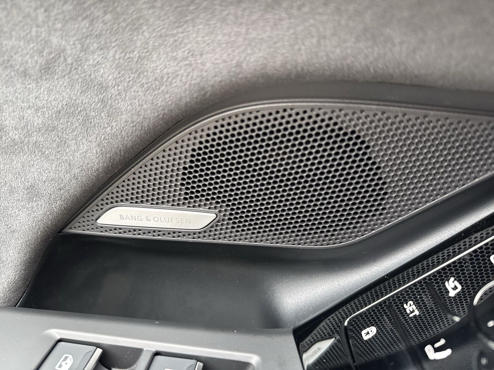 Fahrzeugabbildung Audi A6 e-tron Avant quattro S line business Matrix