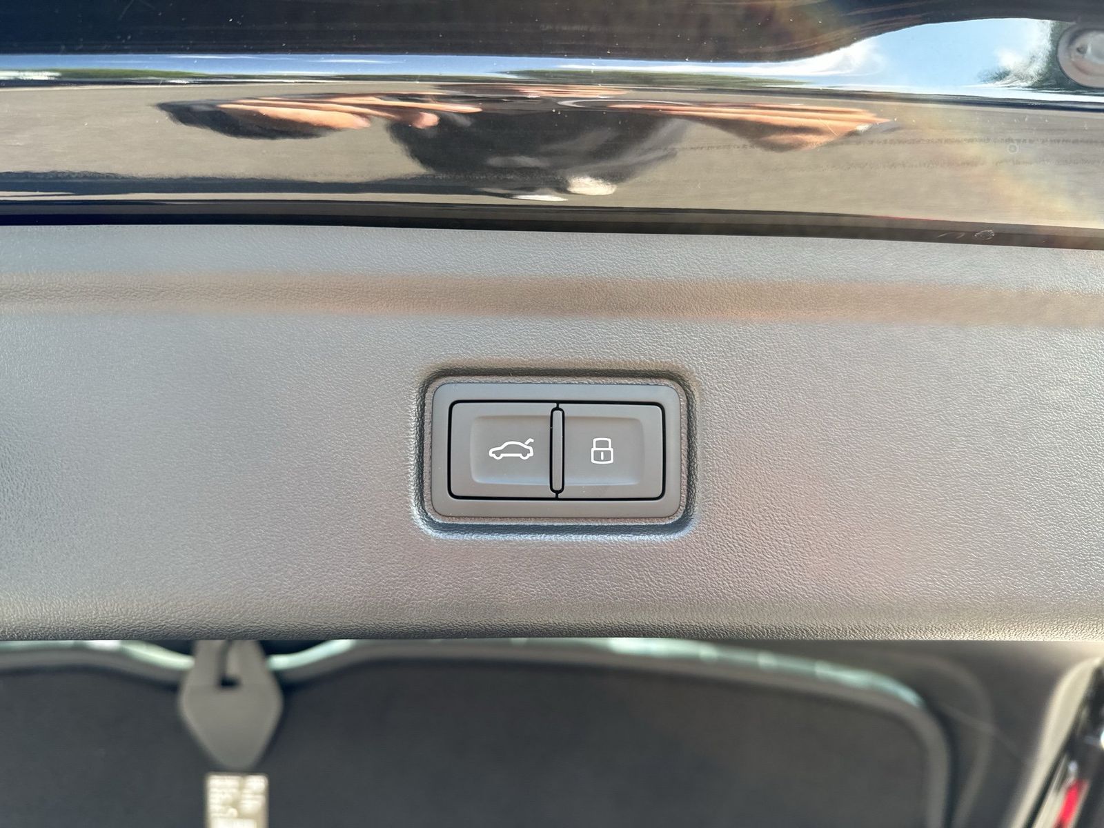 Fahrzeugabbildung Audi A6 e-tron Avant quattro S line business Matrix
