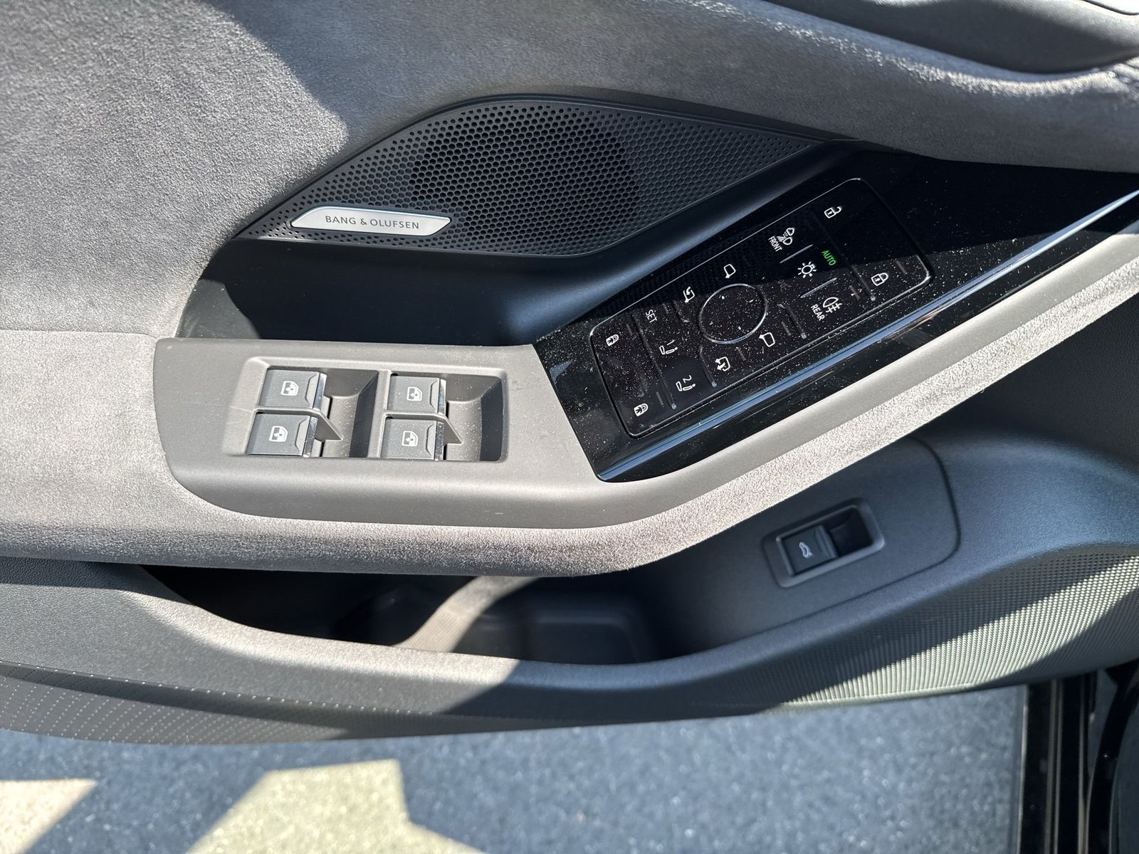 Fahrzeugabbildung Audi A6 e-tron Avant quattro S line business Matrix