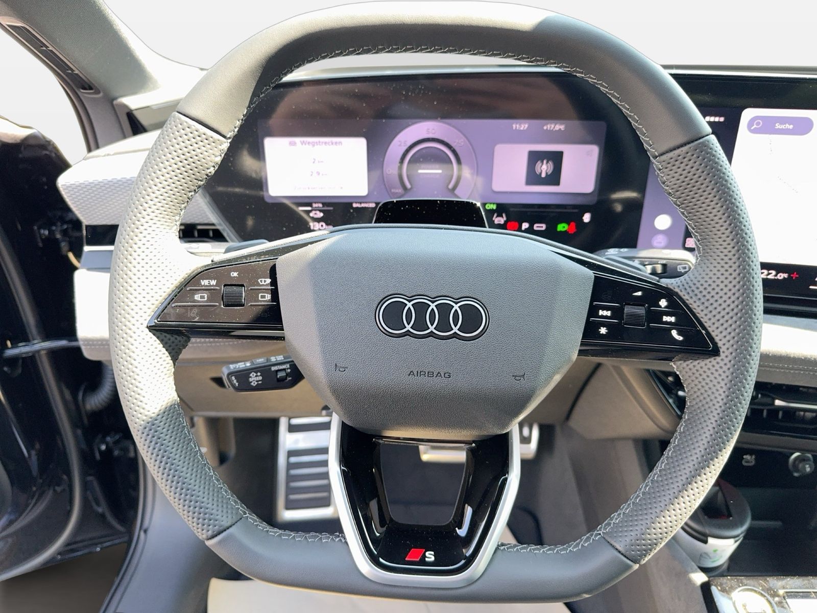 Fahrzeugabbildung Audi A6 e-tron Avant quattro S line business Matrix