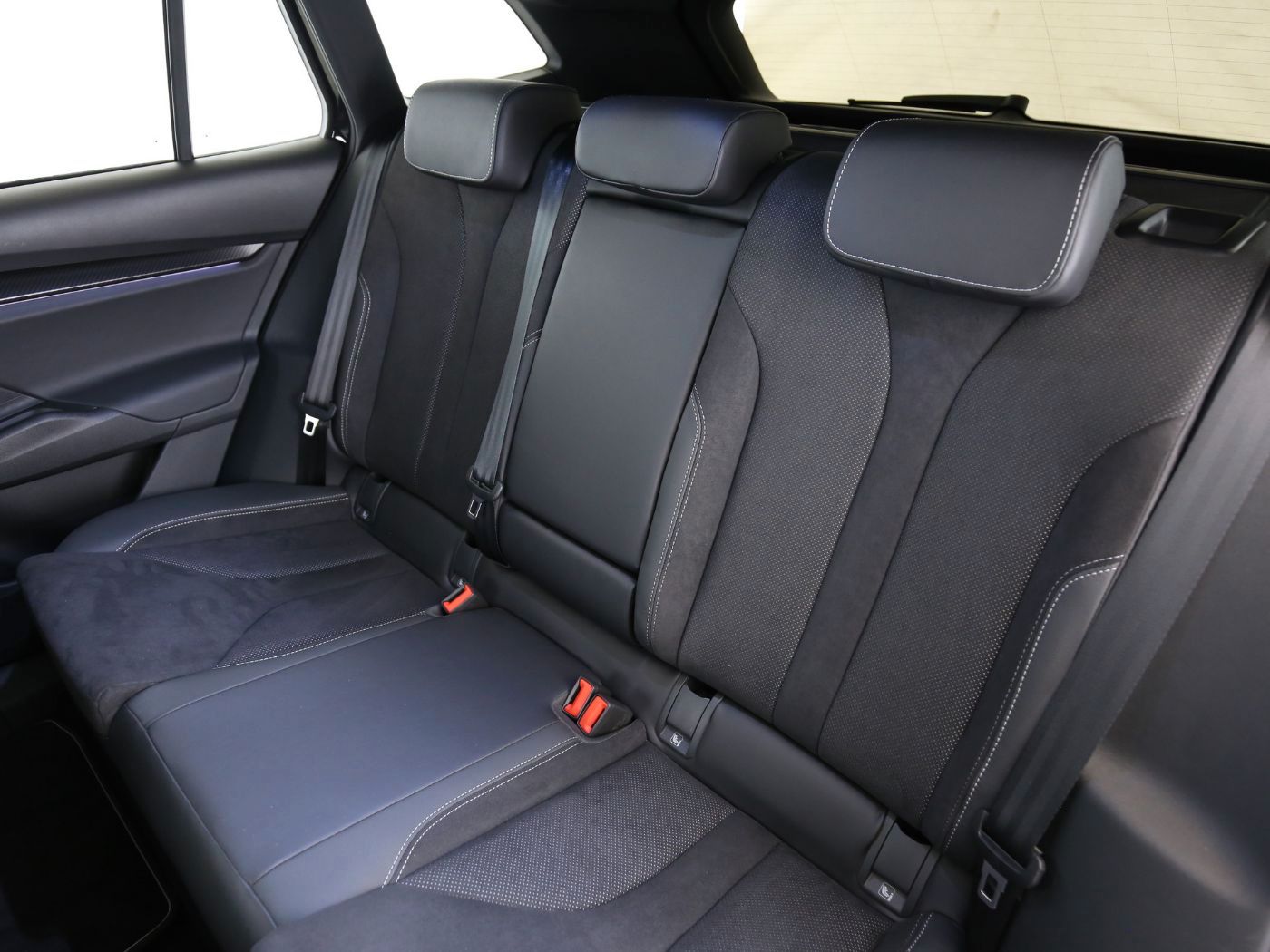 Fahrzeugabbildung SKODA Enyaq 80 Sportline AHK|Pano|SD|ACC|LED|Navi|PDC