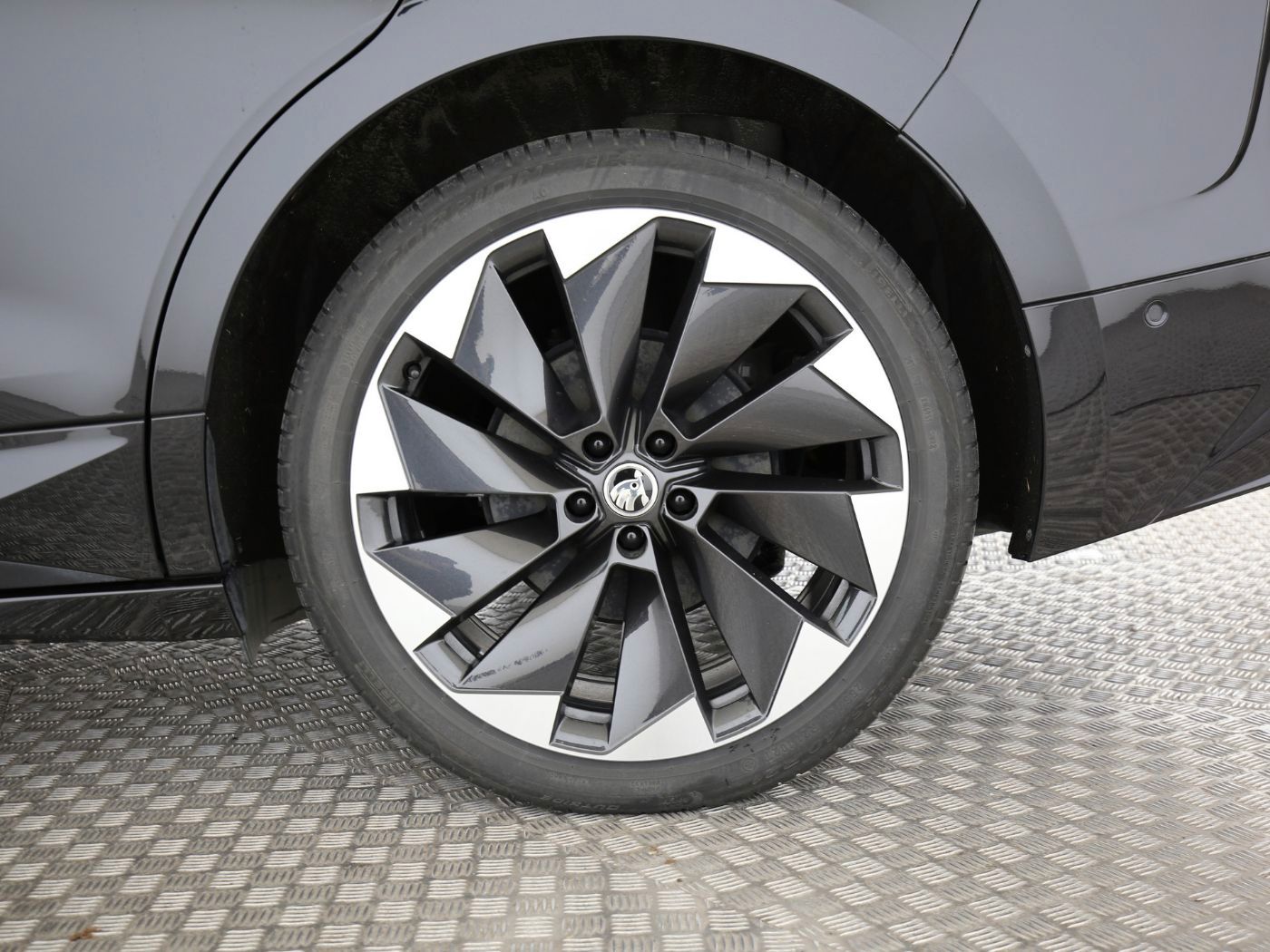 Fahrzeugabbildung SKODA Enyaq 80 Sportline AHK|Pano|SD|ACC|LED|Navi|PDC