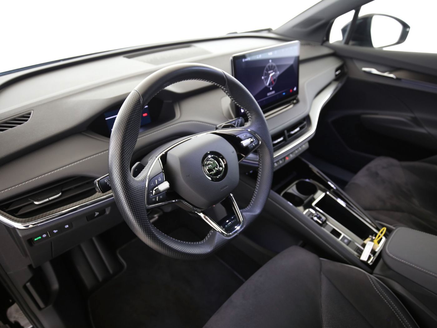 Fahrzeugabbildung SKODA Enyaq 80 Sportline AHK|Pano|SD|ACC|LED|Navi|PDC