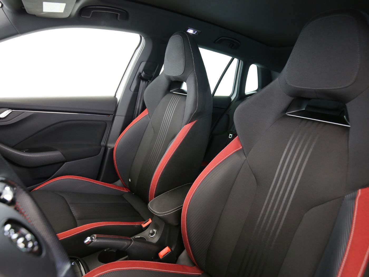 Fahrzeugabbildung SKODA Kamiq 1.0 TSI Monte Carlo Pano|SD|LED|Kamera|PDC