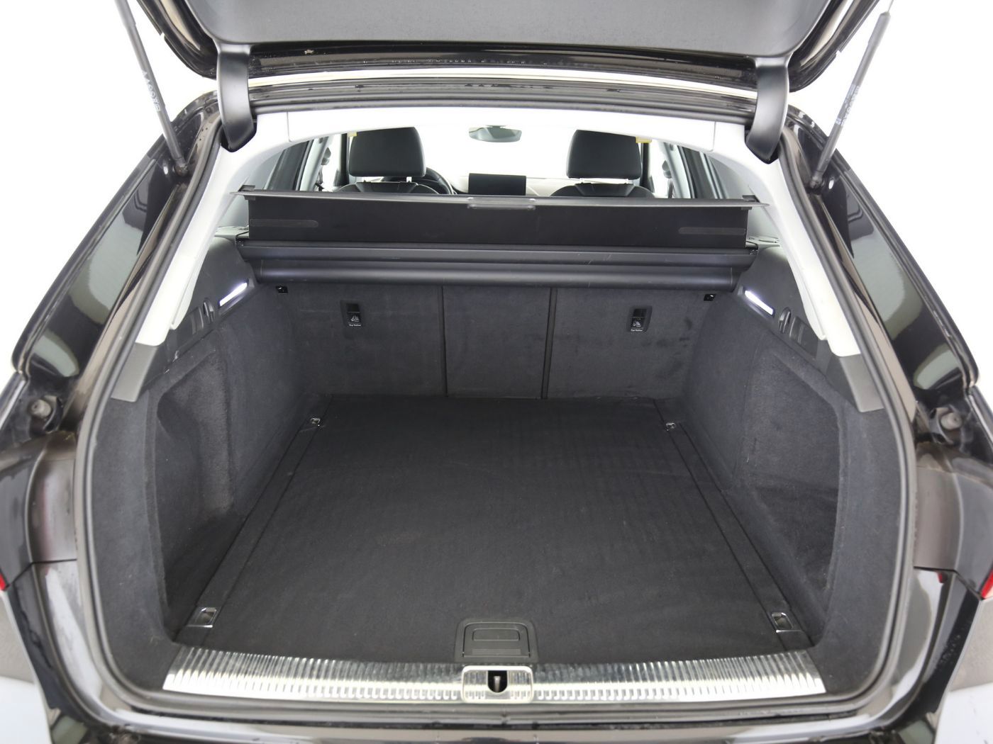 Fahrzeugabbildung Audi A4 Avant 40 TDI quattro S tronic S-Line Matrix