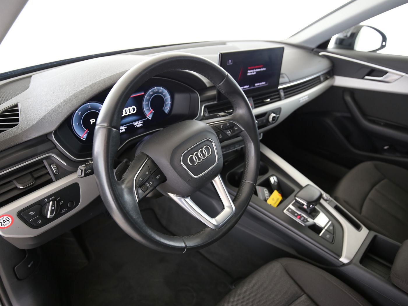 Fahrzeugabbildung Audi A4 Avant 40 TDI quattro S tronic S-Line Matrix