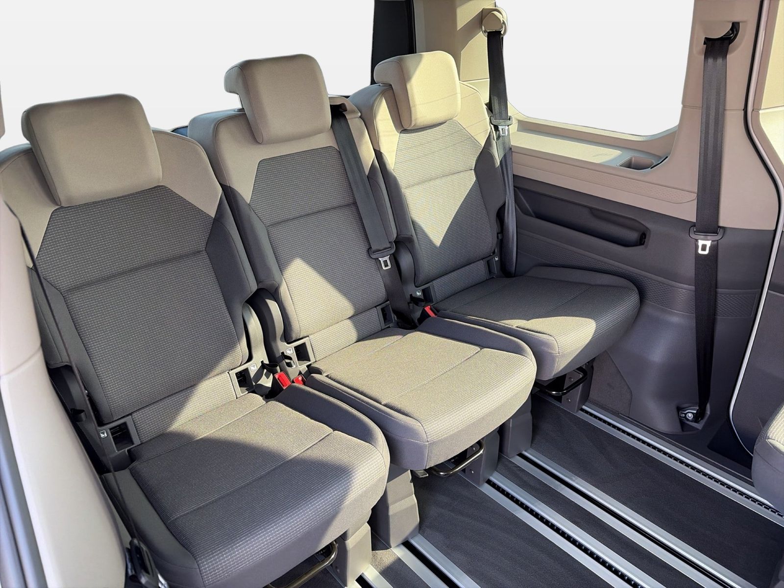 Fahrzeugabbildung Volkswagen NFZ Multivan 2.0 l TDI 110 kW DSG