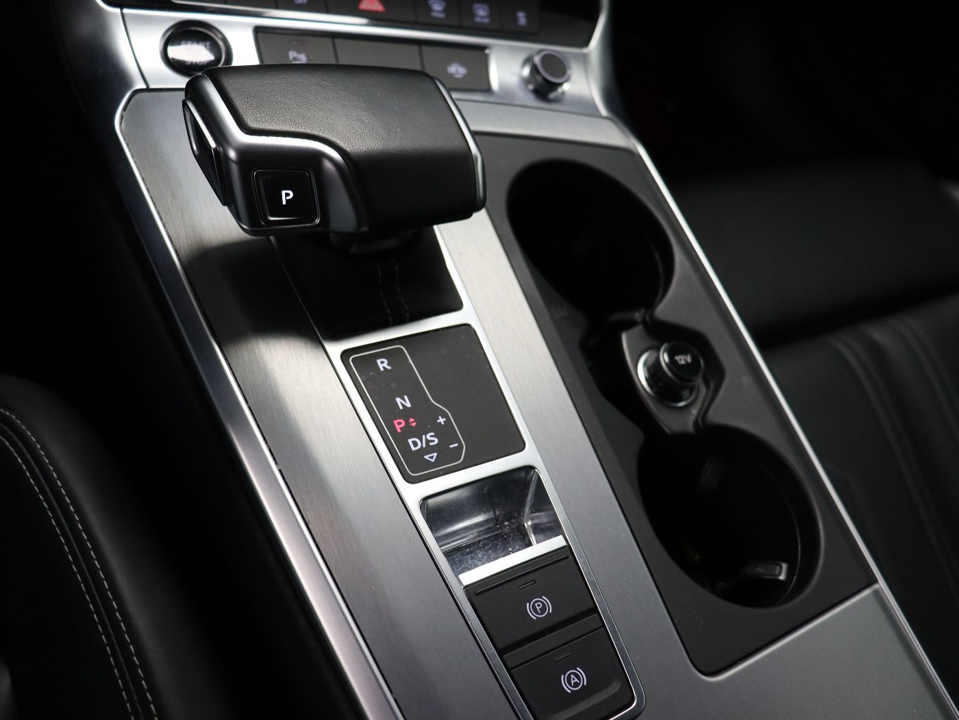 Fahrzeugabbildung Audi A6 Avant 45 TDI quattro S tronic S line |Matrix