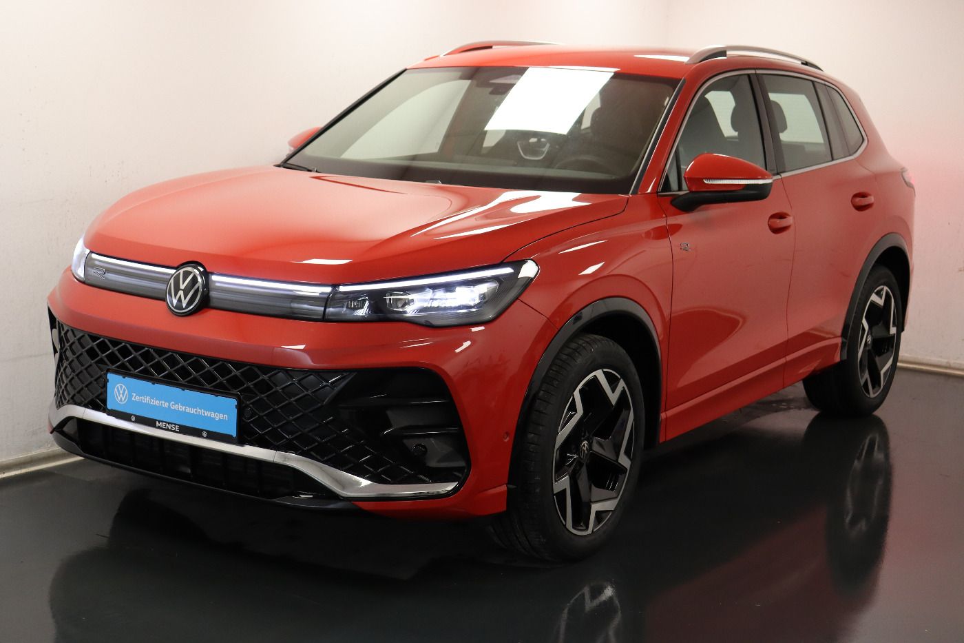 Fahrzeugabbildung Volkswagen Tiguan 2.0 TDI DSG R-Line AHK 4xSHZG