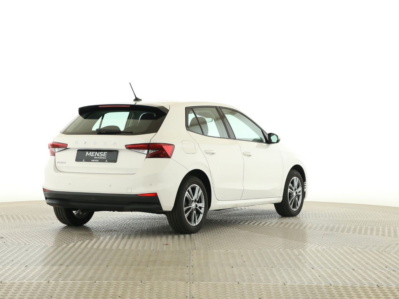 Fahrzeugabbildung SKODA Fabia 1.0 TSI Tour LED|Navi|KlimaA|LaneAss|PDC