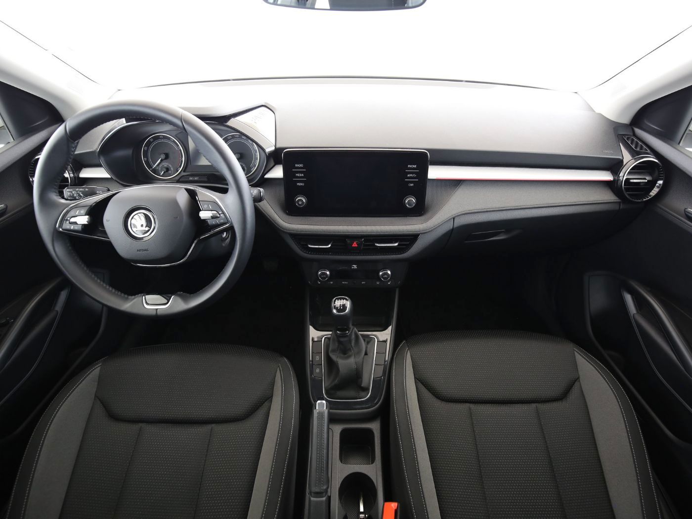 Fahrzeugabbildung SKODA Fabia 1.0 TSI Tour LED|Navi|KlimaA|LaneAss|PDC