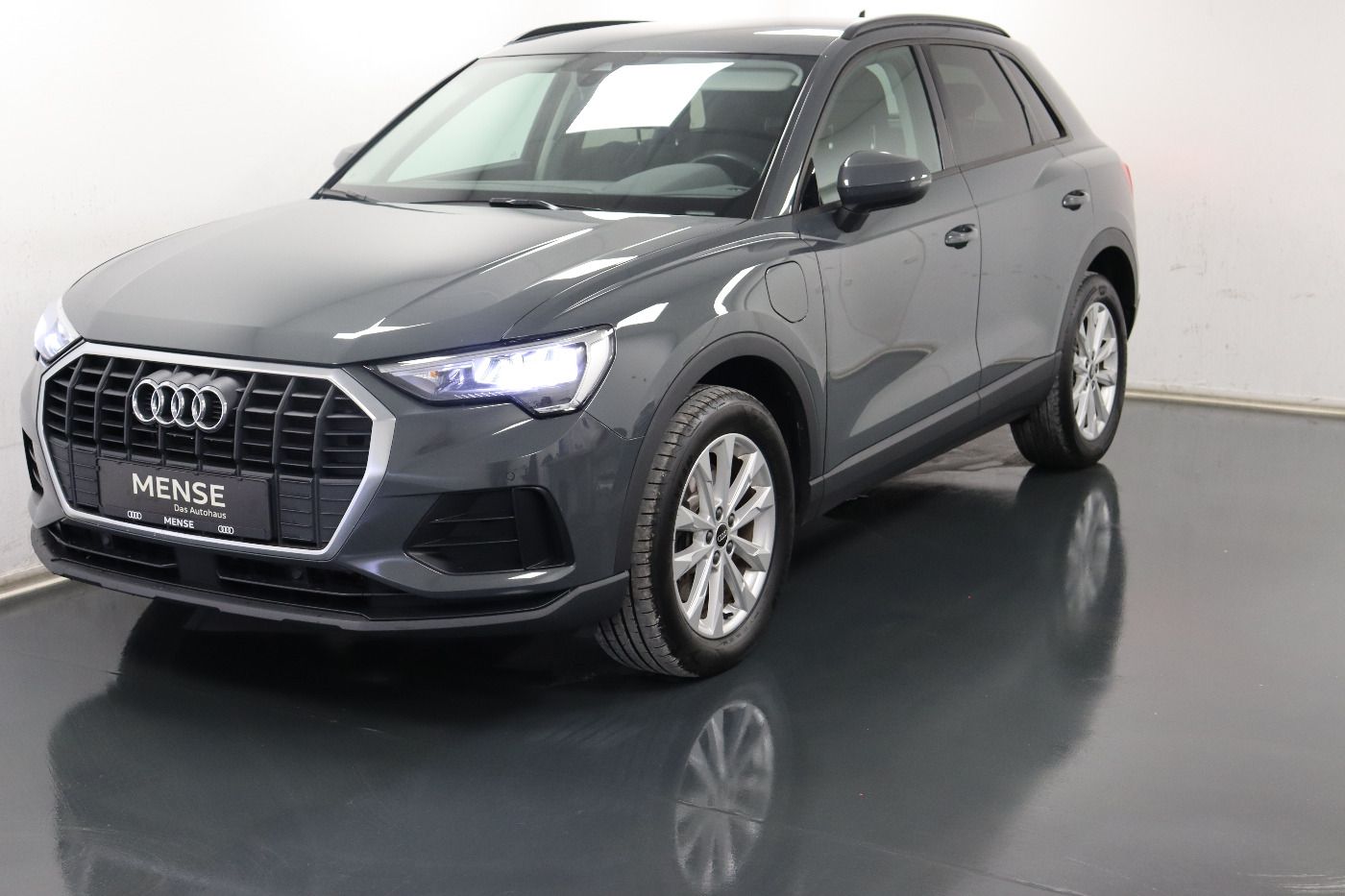 Fahrzeugabbildung Audi Q3 45 TFSIe S- tronic Standhzg|LED|Navi|KeyLess