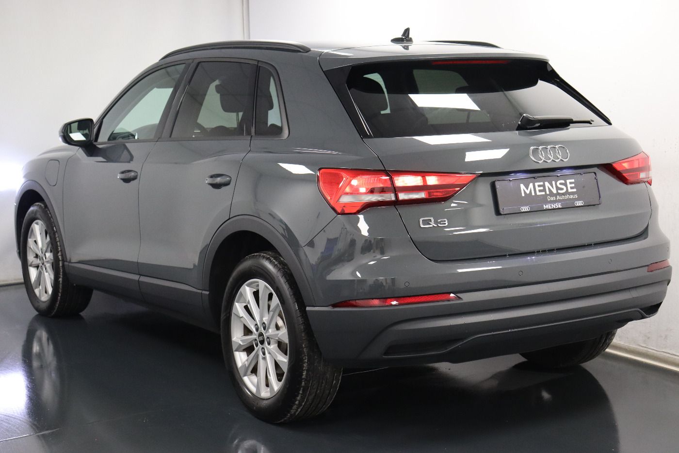 Fahrzeugabbildung Audi Q3 45 TFSIe S- tronic Standhzg|LED|Navi|KeyLess