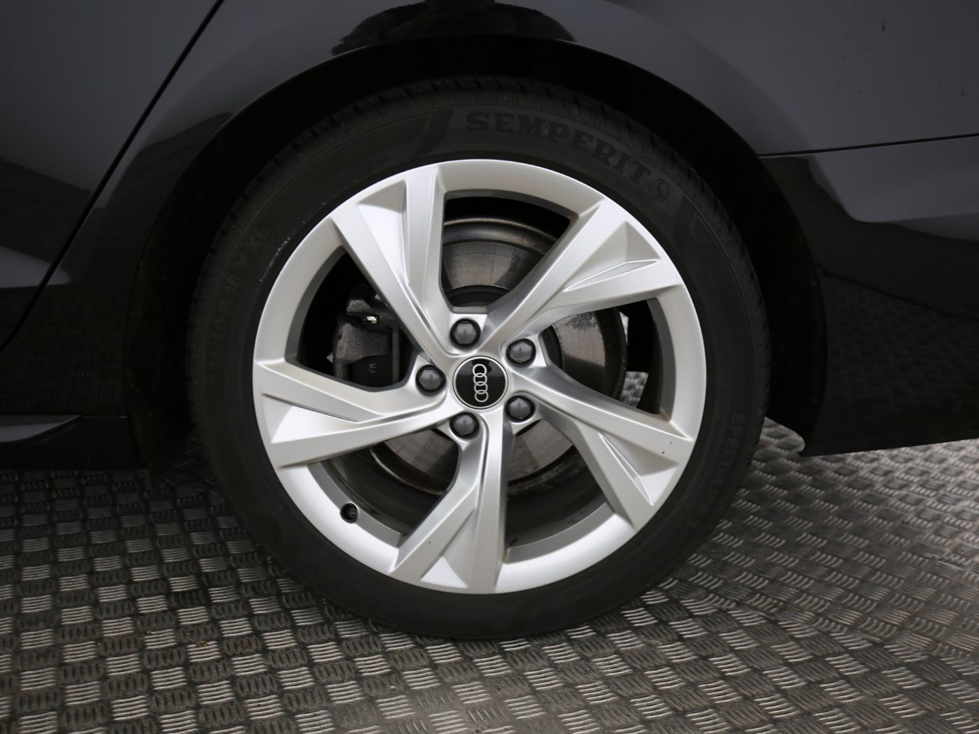 Fahrzeugabbildung Audi A4 Avant 40 TDI S tronic S line ACC|LED|Navi|PDC