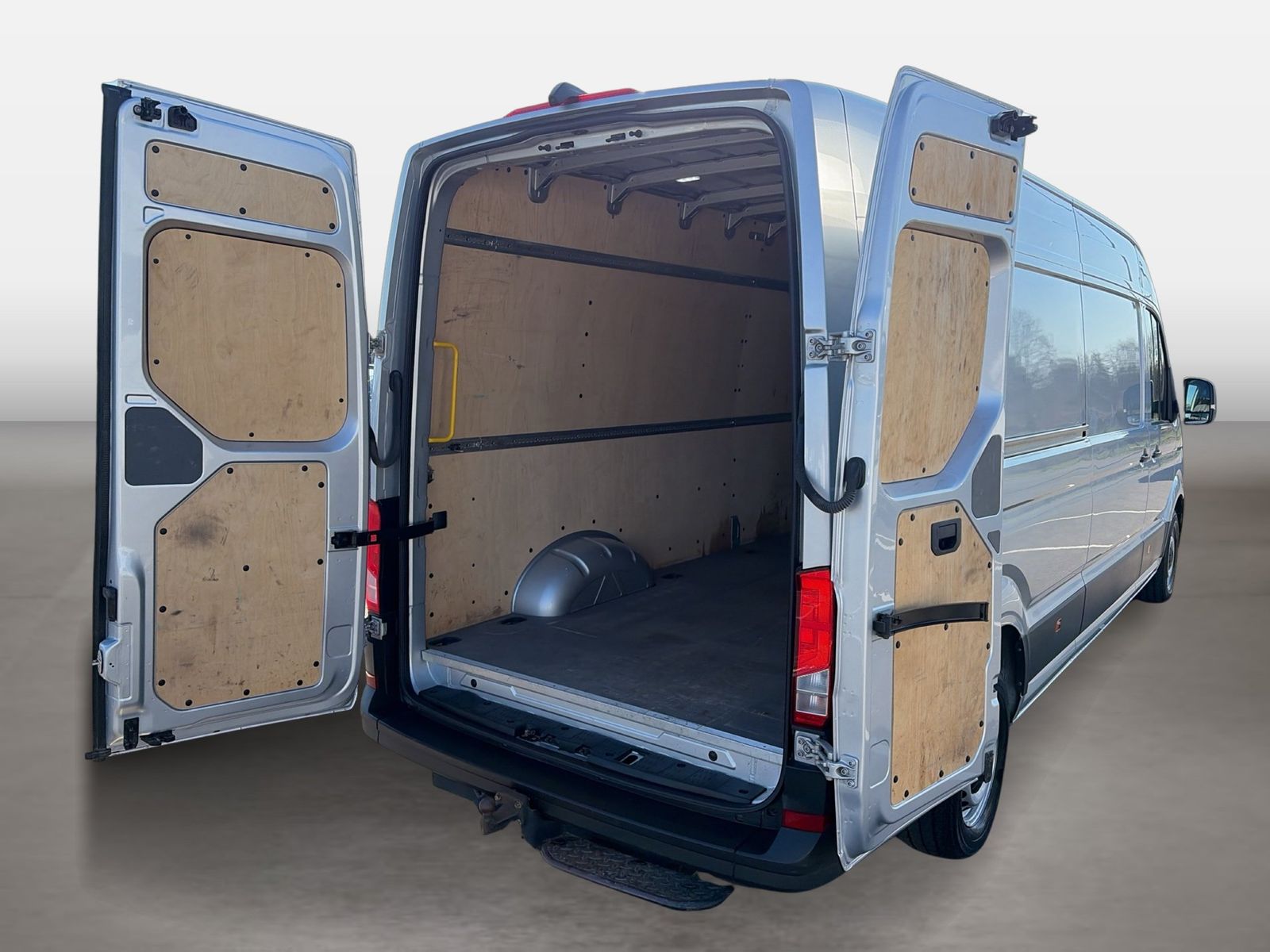 Fahrzeugabbildung Volkswagen Crafter 35 2.0 TDI RWD Kasten lang Hochdach AHK