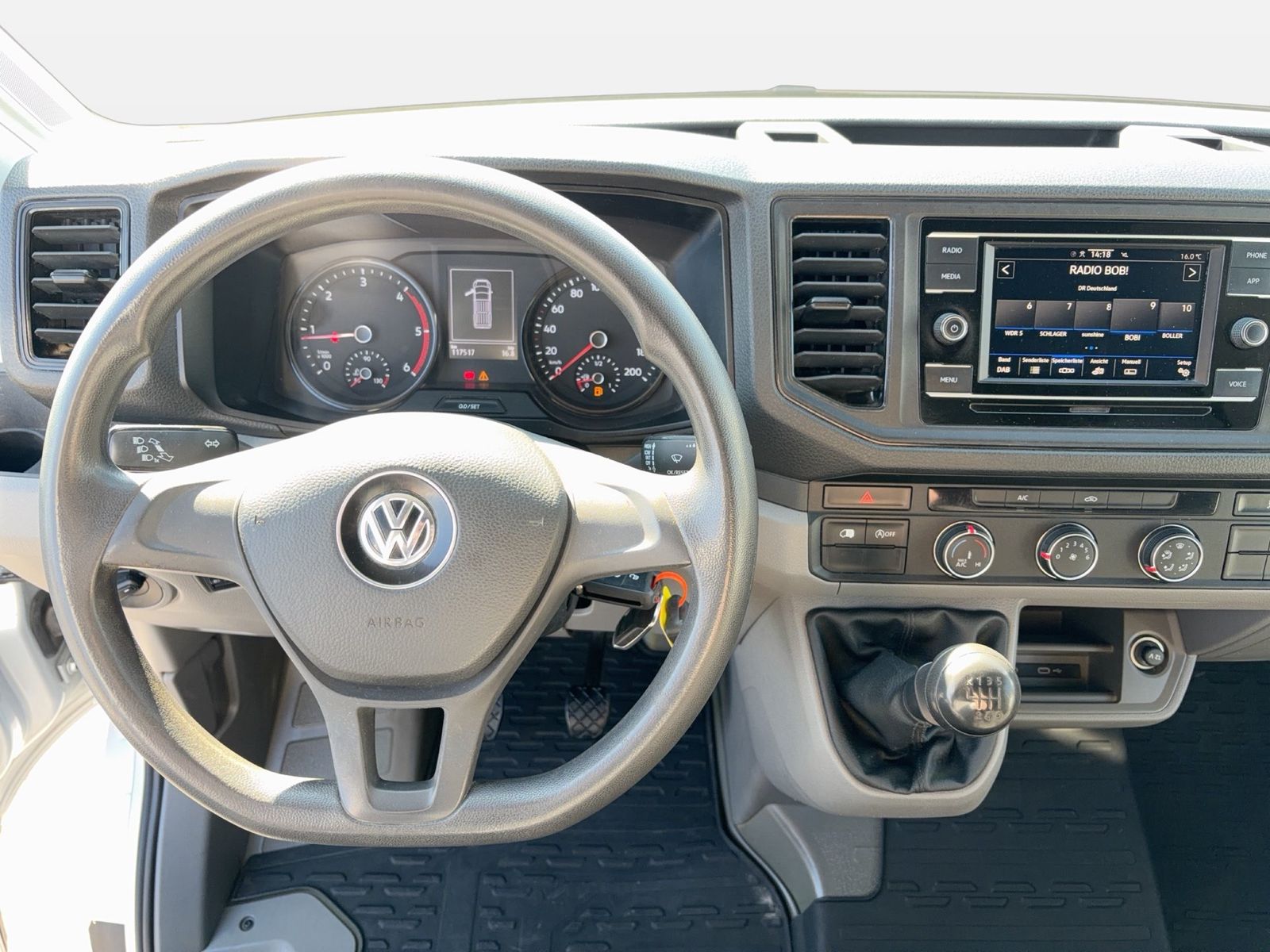 Fahrzeugabbildung Volkswagen Crafter 35 2.0 TDI RWD Kasten lang Hochdach AHK