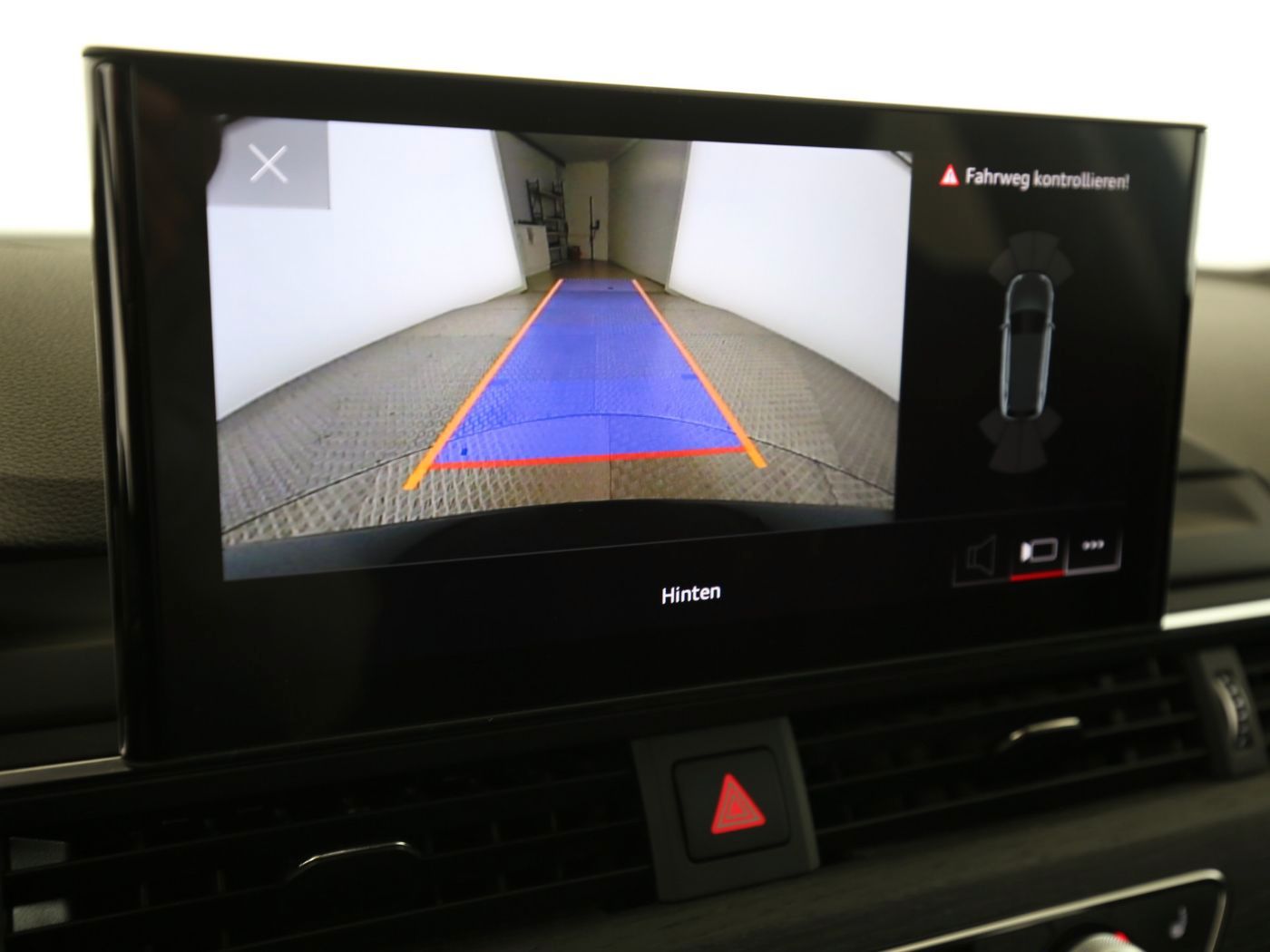 Fahrzeugabbildung Audi A4 Avant 40 TDI quattro S tronic Advanced Matrix