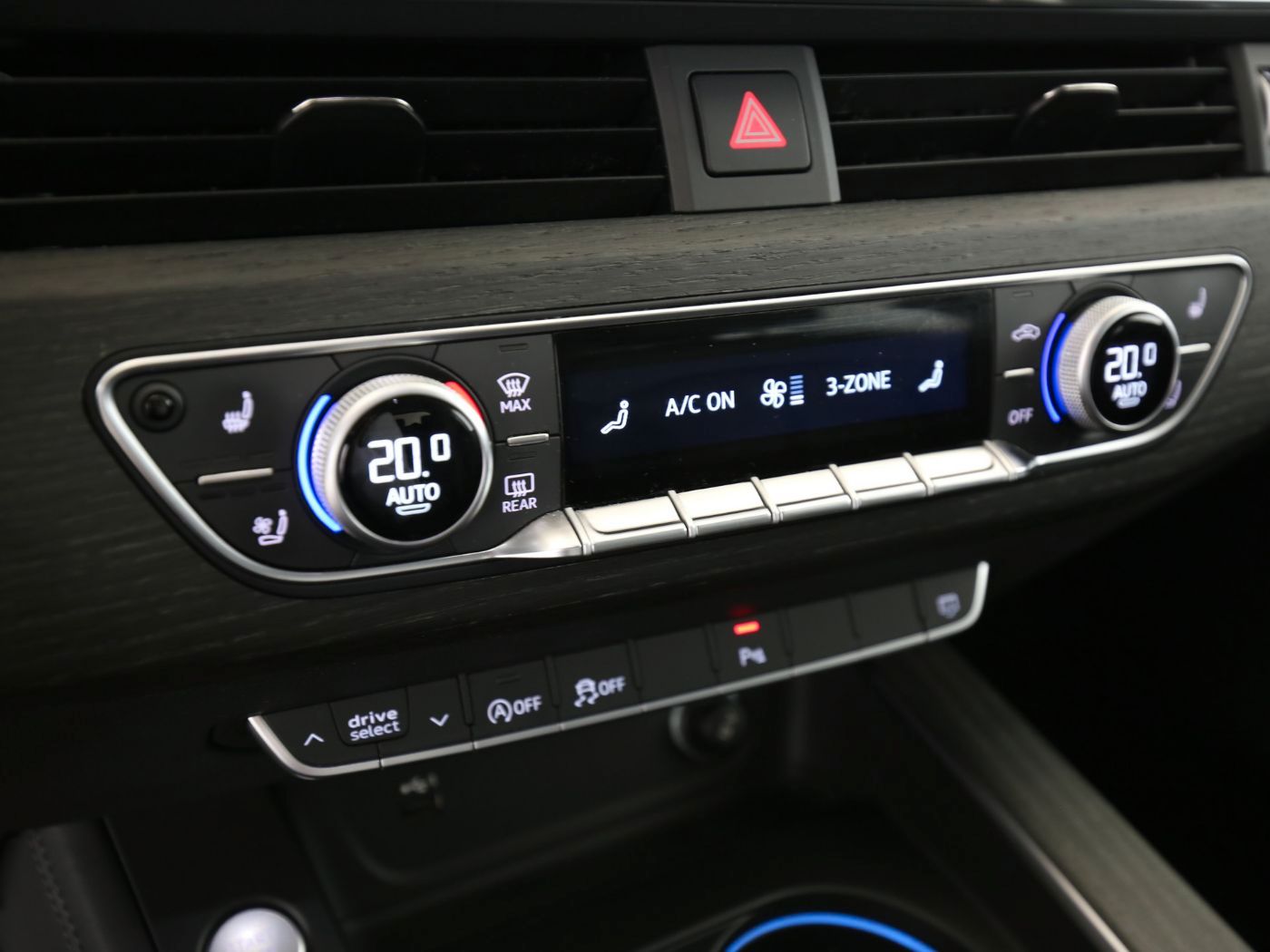 Fahrzeugabbildung Audi A4 Avant 40 TDI quattro S tronic Advanced Matrix