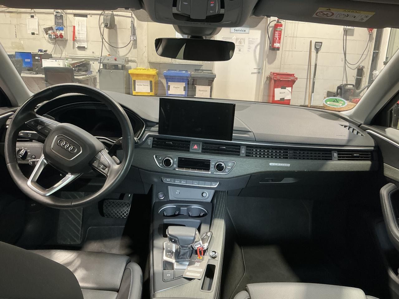 Fahrzeugabbildung Audi A4 Avant 40 TDI quattro S tronic Advanced Matrix