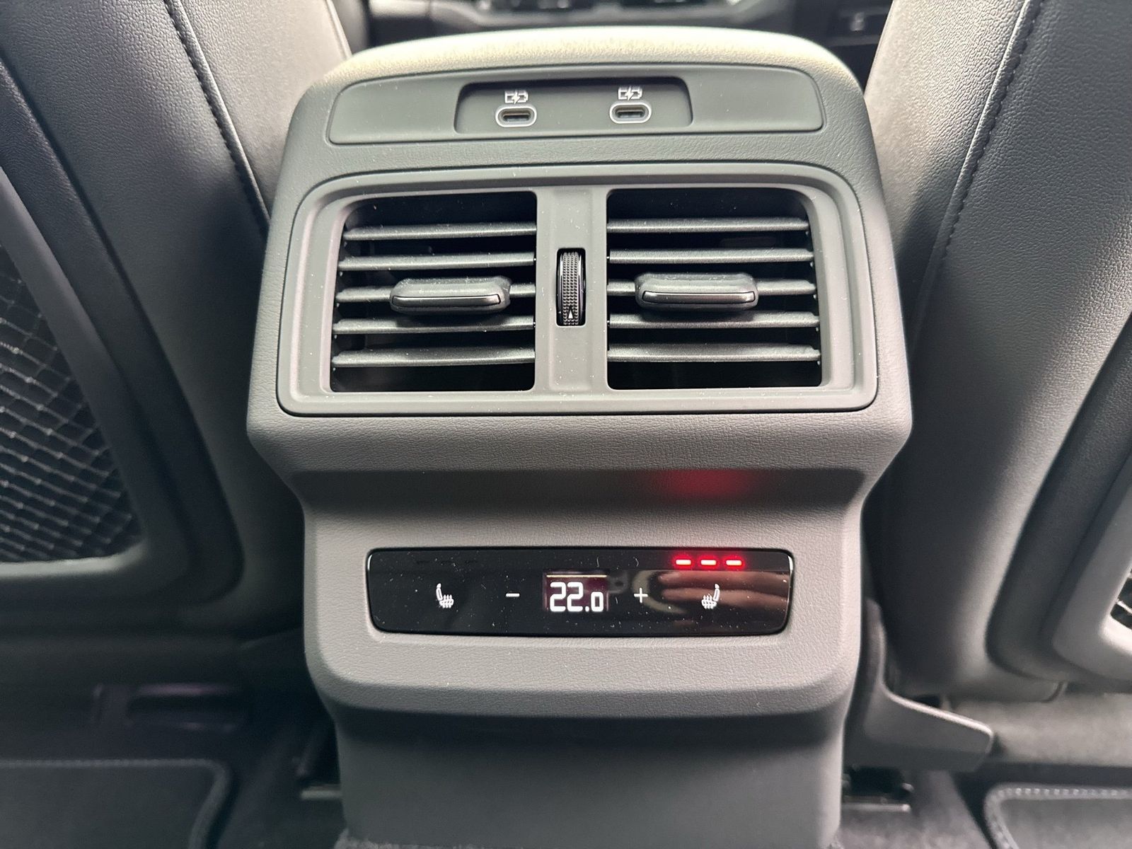 Fahrzeug autohaus mense Fahrzeugabbildung Audi Q5 SUV TDI quattro 150 kW S tronic Matrix|B&O|Te - mit KI generiert/bearbeitet