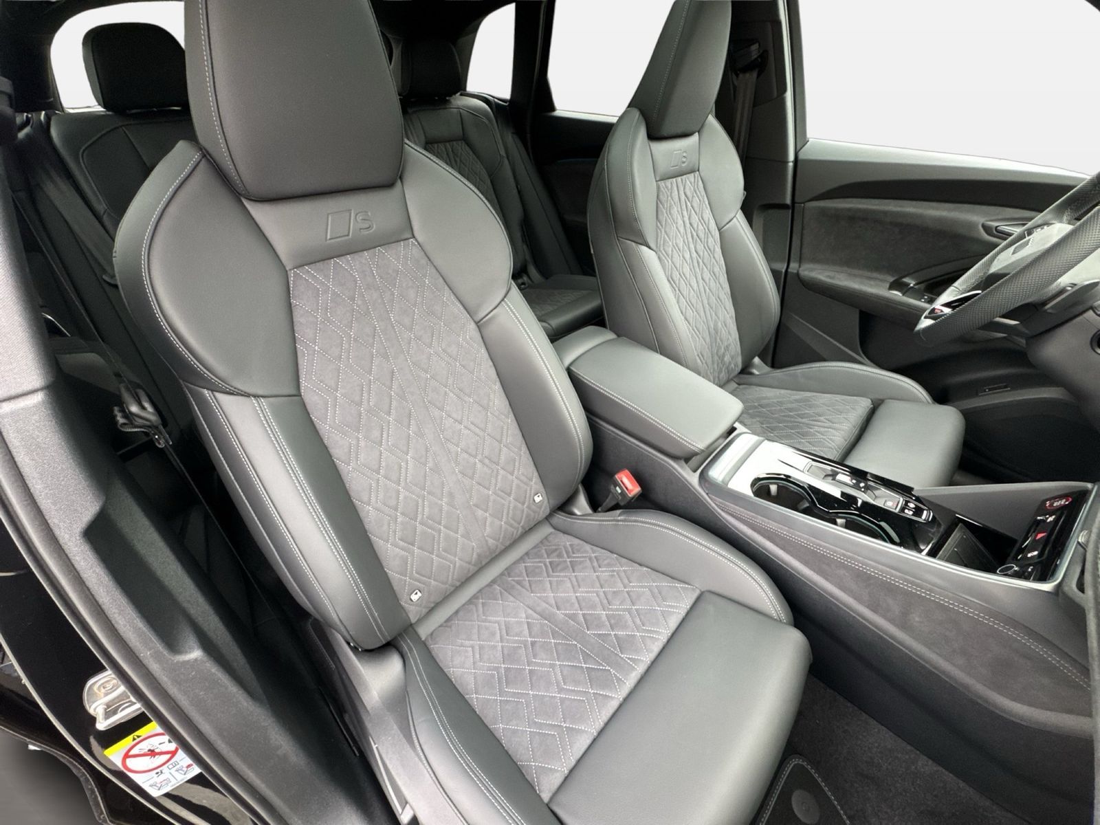 Fahrzeug autohaus mense Fahrzeugabbildung Audi Q5 SUV TDI quattro 150 kW S tronic Matrix|B&O|Te - mit KI generiert/bearbeitet