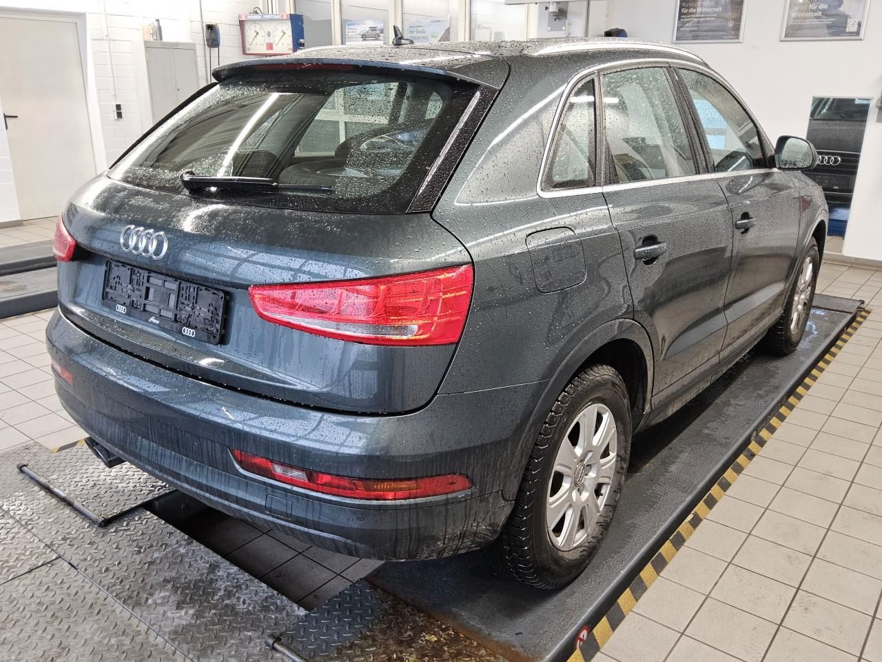 Fahrzeugabbildung Audi Q3 1.4 TFSI Sport AHK|Navi|Xenon|Akustikglas|PDC