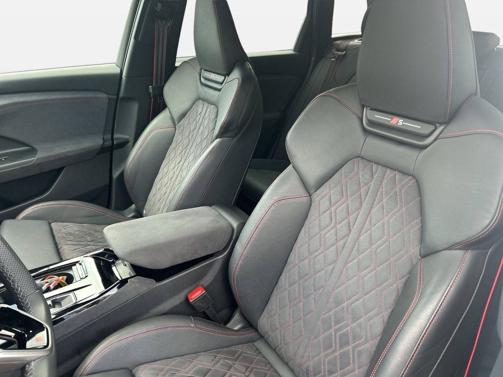 Fahrzeugabbildung Audi Q6 e-tron performance S line B&O|AHK|HUD