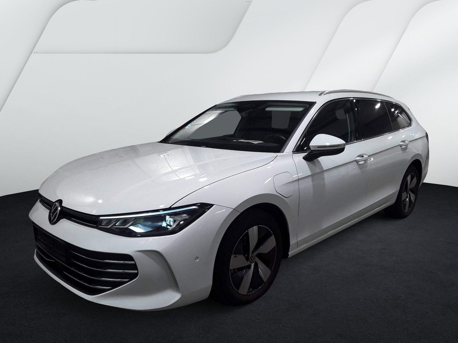 Fahrzeugabbildung Volkswagen Passat Variant 1.5 TSI eHybrid DSG Business AHK