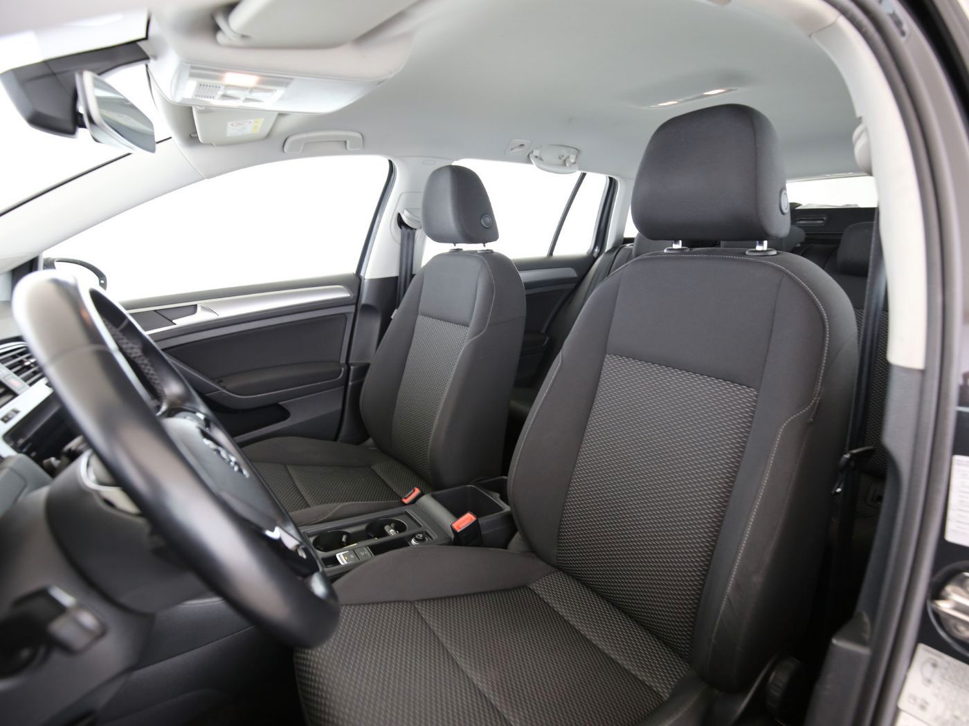 Fahrzeugabbildung Volkswagen Golf VII Variant 1.6 TDI BMT Trendline CarPlay