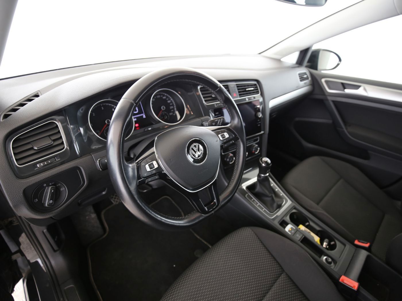 Fahrzeugabbildung Volkswagen Golf VII Variant 1.6 TDI BMT Trendline CarPlay