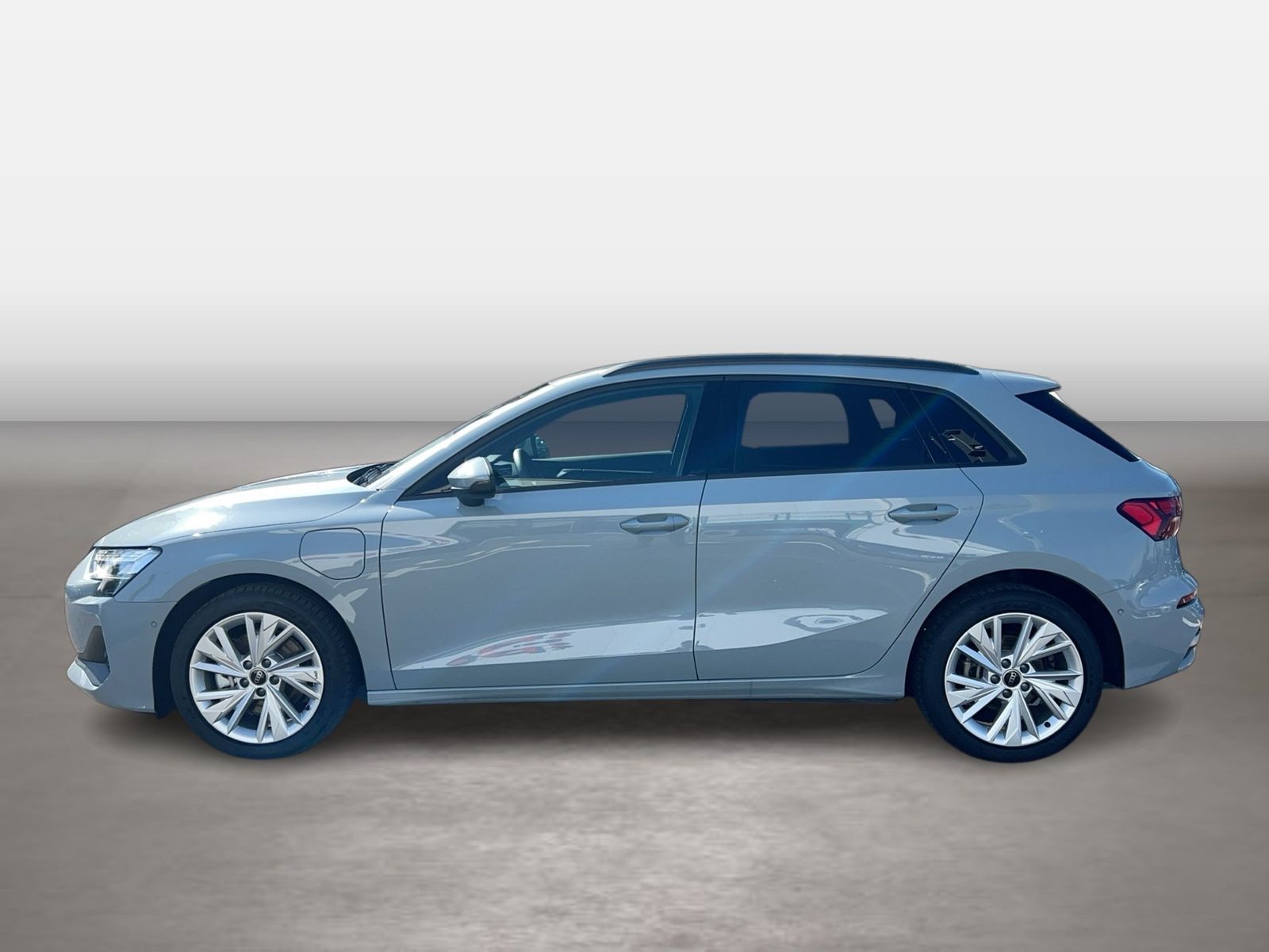 Fahrzeugabbildung Audi A3 Sportback 40 TFSI e S tronic Sonos|AHK|HUD|LM