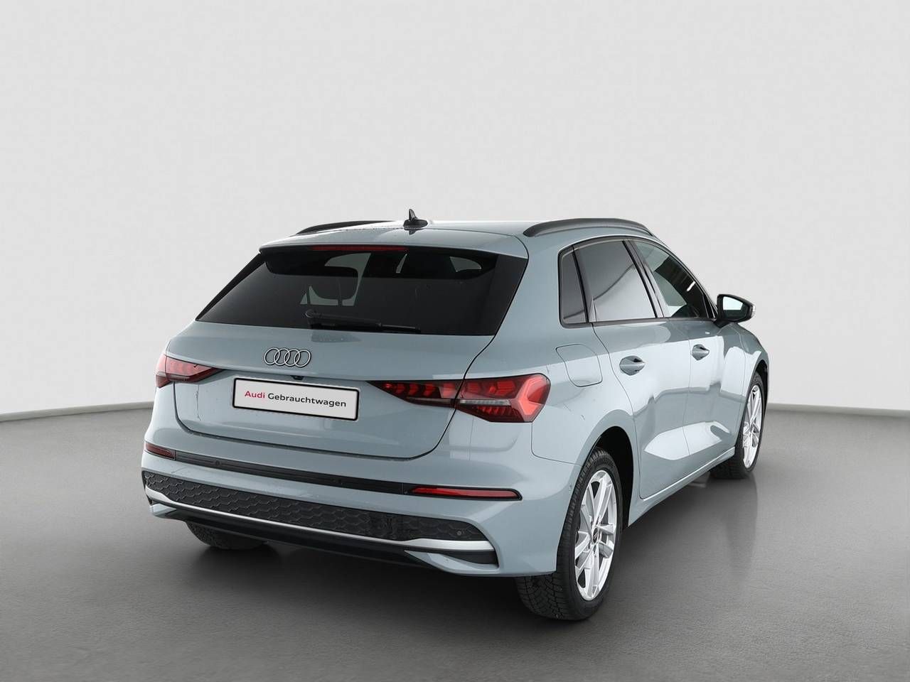 Fahrzeugabbildung Audi A3 Sportback 40 TFSI e S tronic Sonos|AHK|HUD|LM