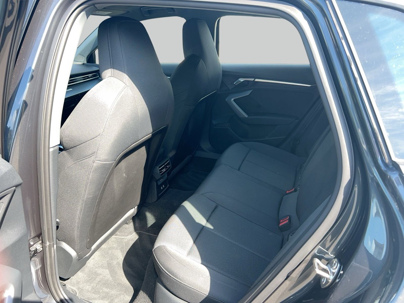 Fahrzeugabbildung Audi A3 Sportback 40 TFSI e S tronic advanced ACC|LED