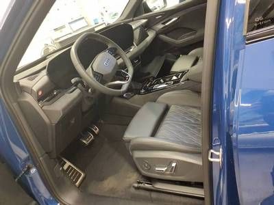 Fahrzeug autohaus mense Fahrzeugabbildung Audi Q6 e-tron performance edition one blue B&O|AHK
