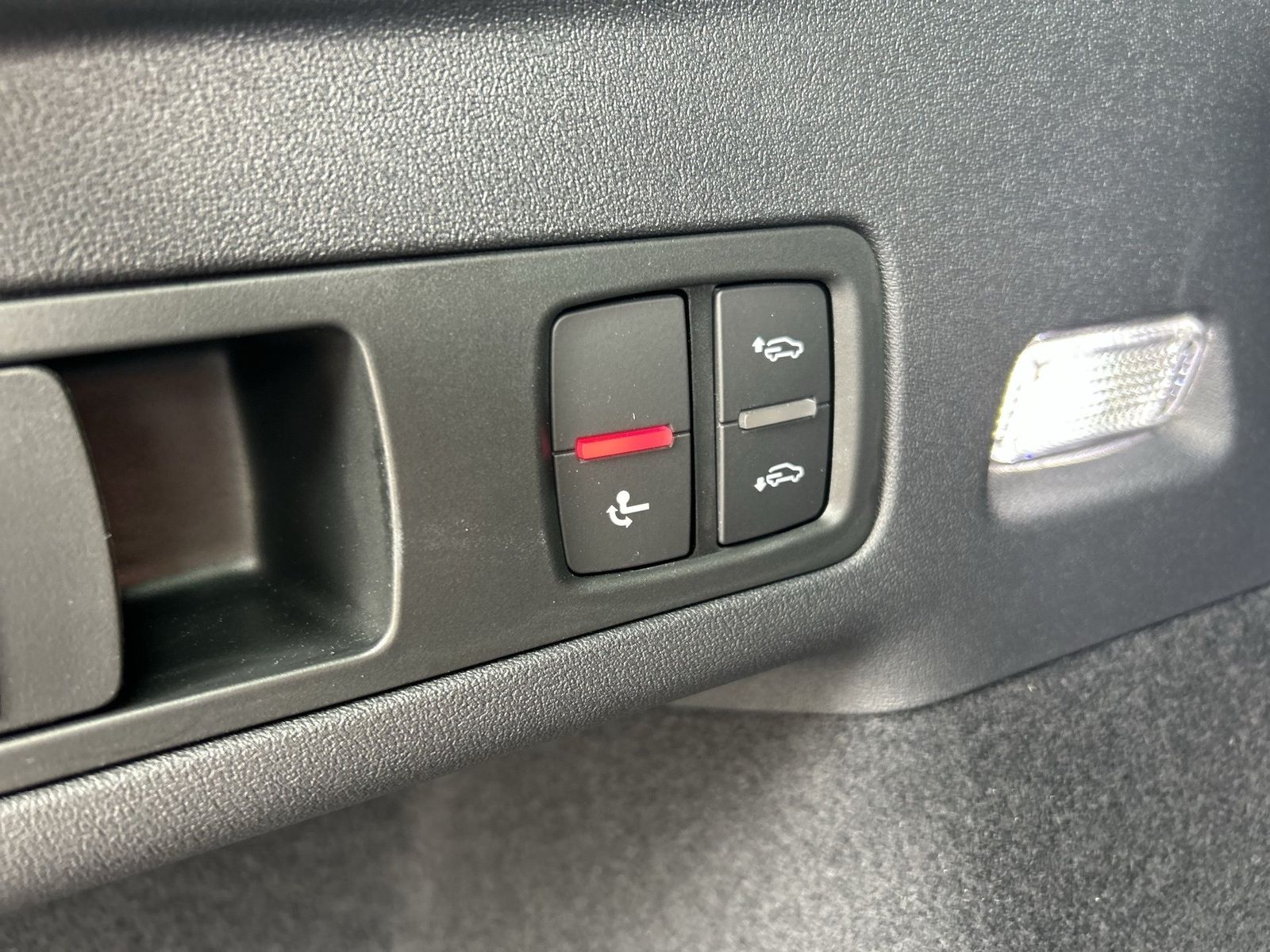 Fahrzeug autohaus mense Fahrzeugabbildung Audi Q6 e-tron Tech pro AHK|Luft|Standhzg|4xSHZG|ACC|
