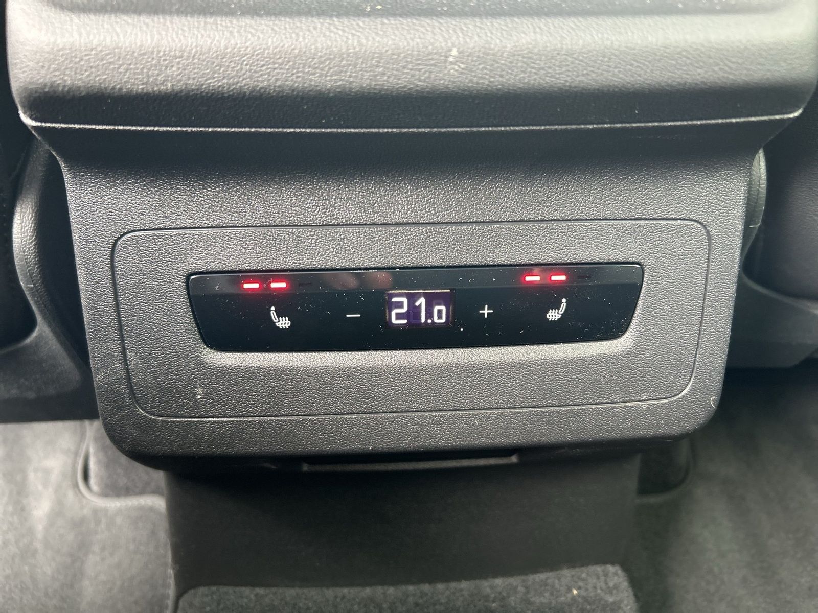 Fahrzeug autohaus mense Fahrzeugabbildung Audi Q6 e-tron Tech pro AHK|Luft|Standhzg|4xSHZG|ACC|