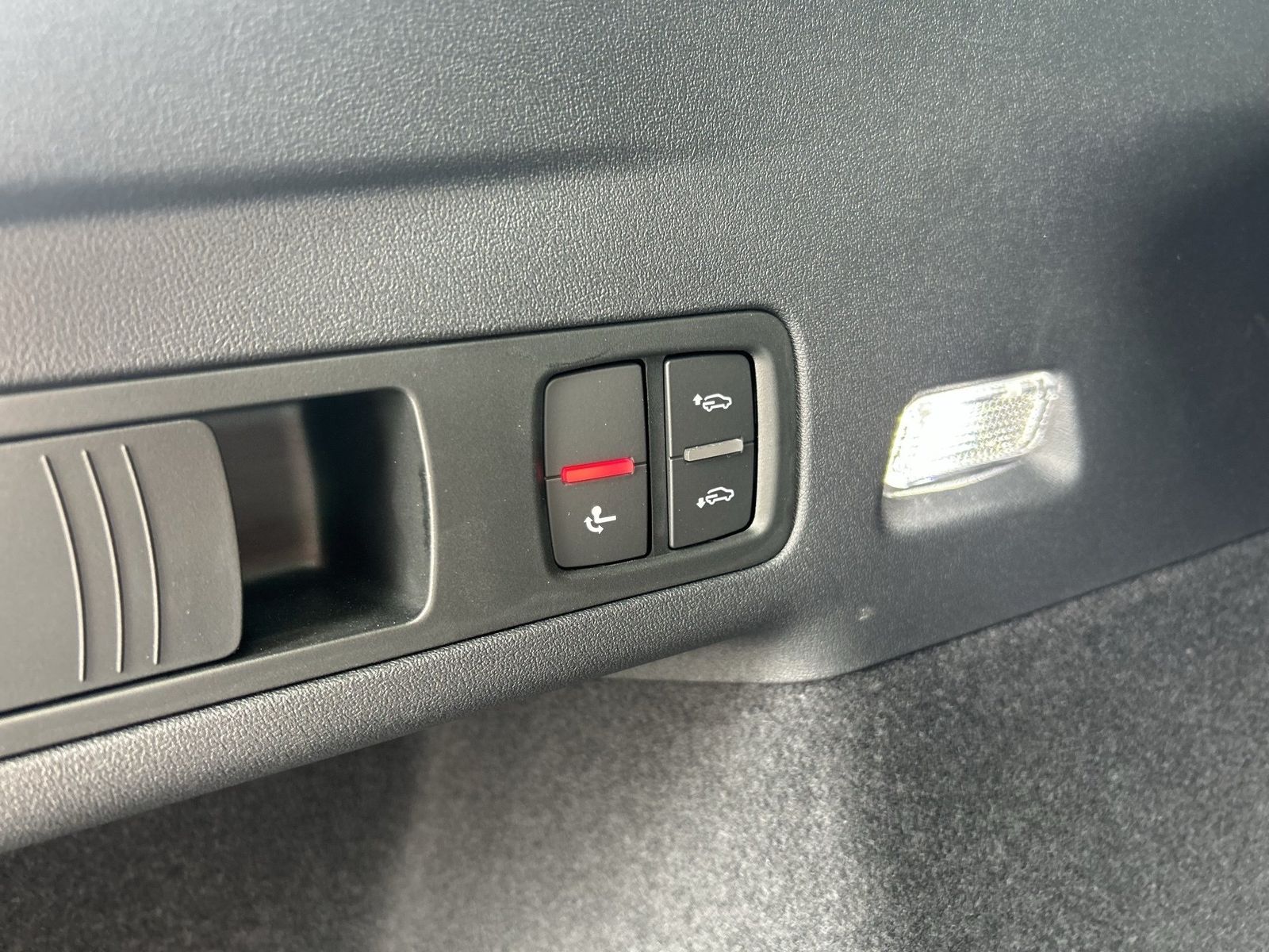 Fahrzeugabbildung Audi A6 Sportback e-tron Tech pro B&O|AHK|HUD|Luft|Pa