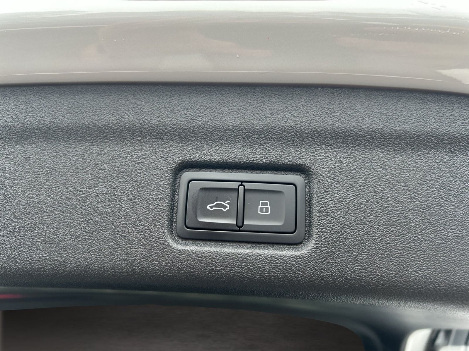 Fahrzeugabbildung Audi A6 Sportback e-tron Tech pro B&O|AHK|HUD|Luft|Pa