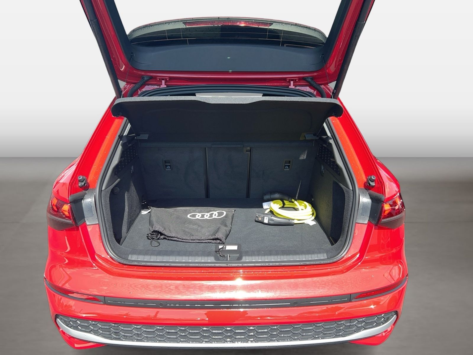 Fahrzeugabbildung Audi A3 Sportback 40 TFSI e S tronic advanced Matrix