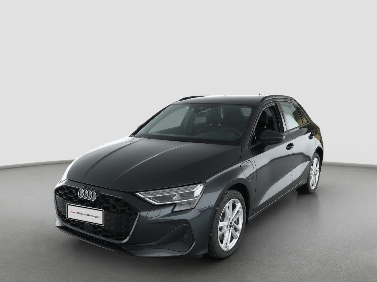 Fahrzeugabbildung Audi A3 Sportback 40 TFSI e S tronic Matrix|Standhzg