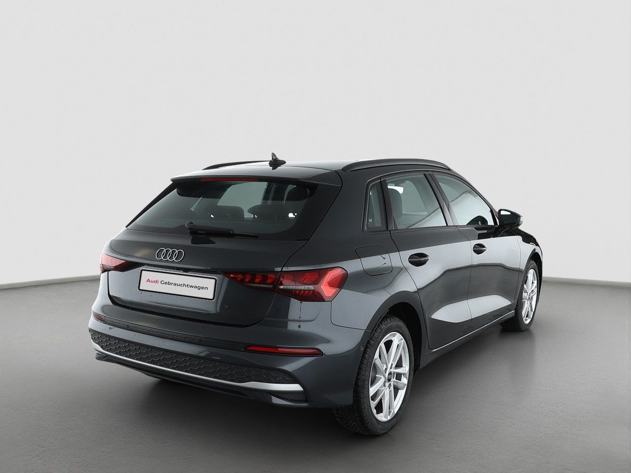 Fahrzeugabbildung Audi A3 Sportback 40 TFSI e S tronic Matrix|Standhzg