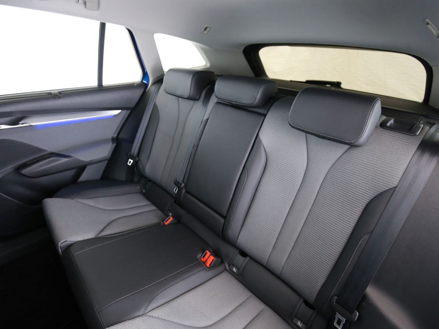 Fahrzeugabbildung SKODA Enyaq 60 Loft 4xSHZG|ACC|LED|VirtualCP|KeyLess