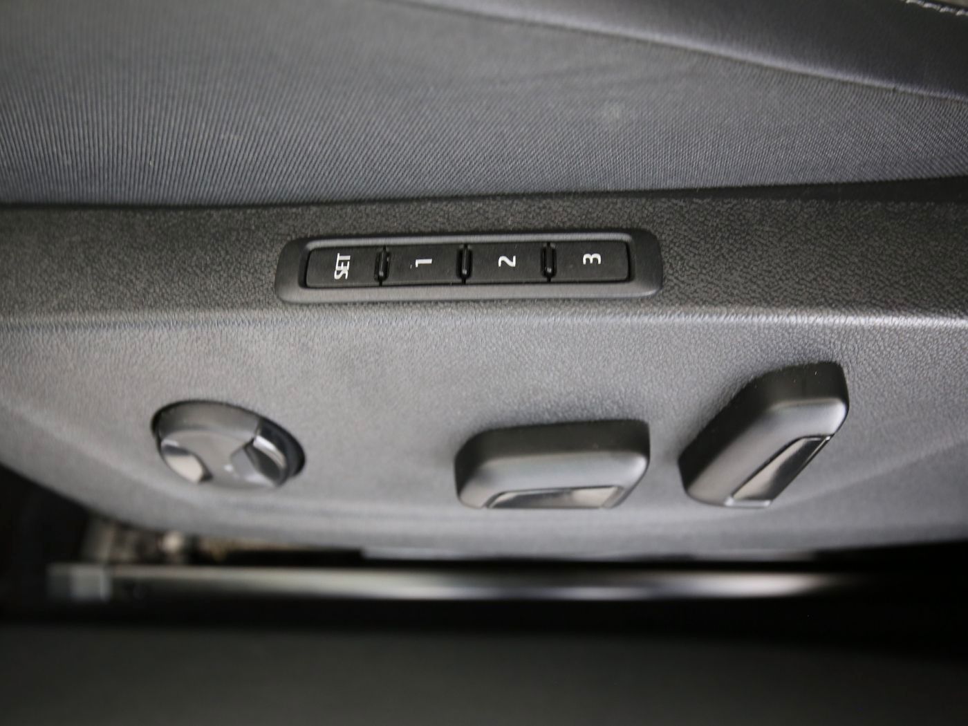 Fahrzeugabbildung SKODA Enyaq 60 Loft 4xSHZG|ACC|LED|VirtualCP|KeyLess