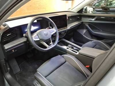 Fahrzeugabbildung Volkswagen Passat Variant 1.5 TSI eHybrid DSG Business AHK