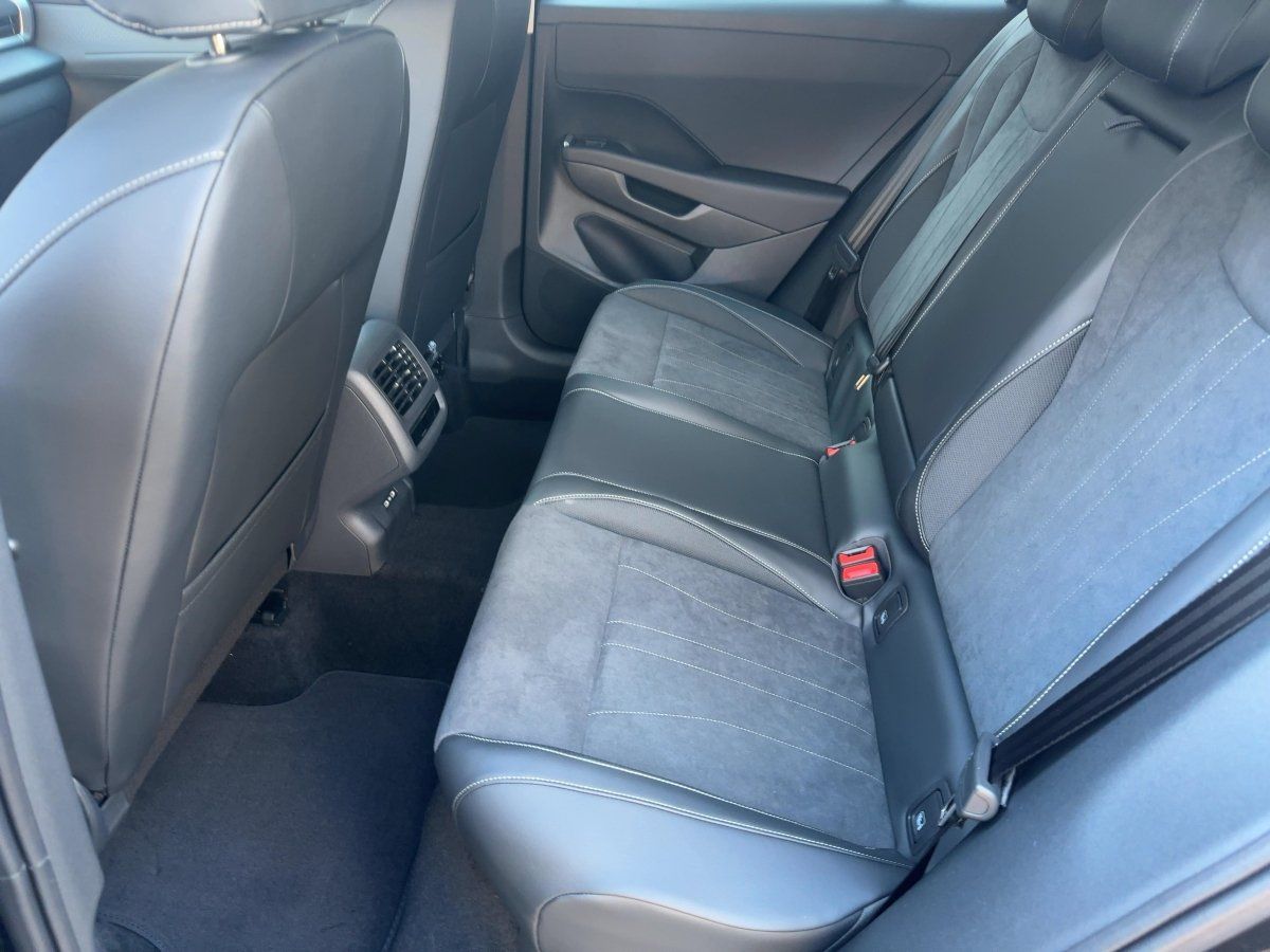 Fahrzeug autohaus mense Fahrzeugabbildung Volkswagen T-Roc 1.5 eTSI Style AHK Nav IQ.Light eKlappe AC