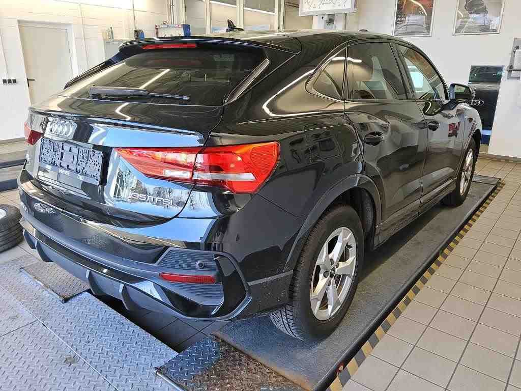 Fahrzeugabbildung Audi Q3 Sportback 35 TFSI S line S tronic CarPlay|ACC