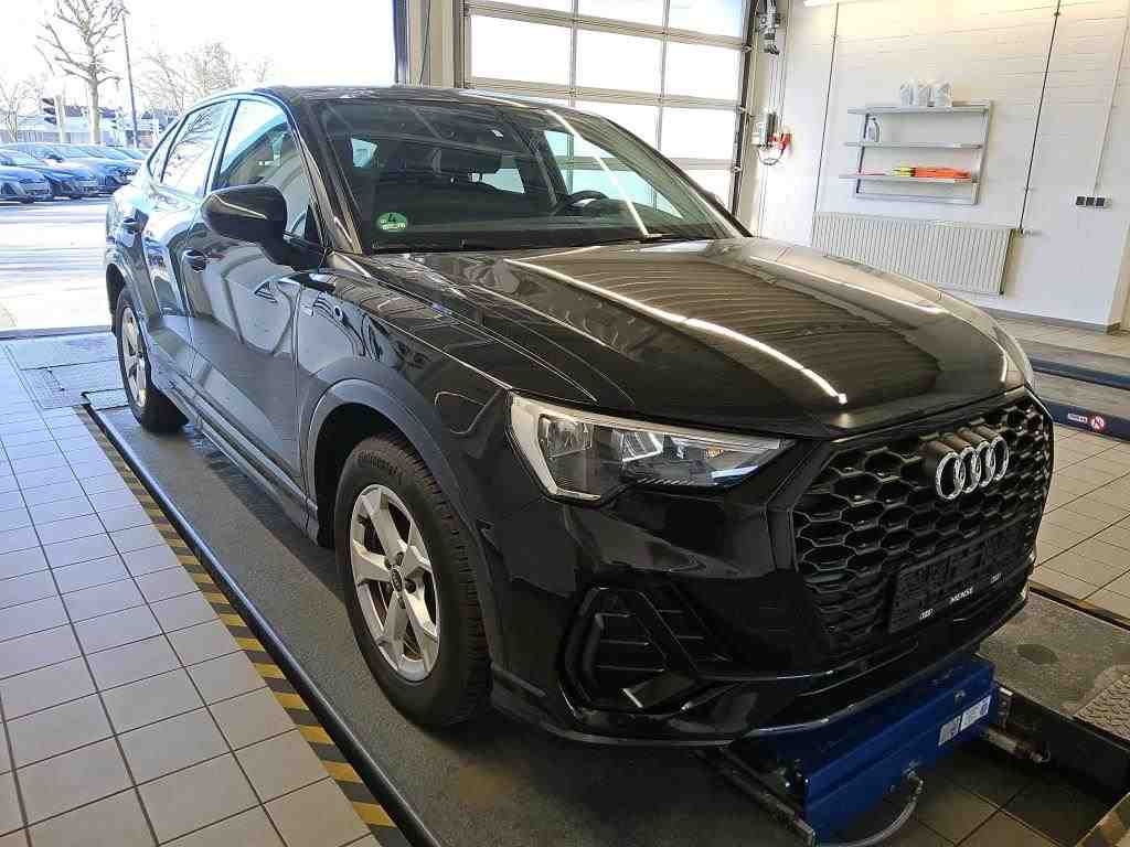 Fahrzeugabbildung Audi Q3 Sportback 35 TFSI S line S tronic CarPlay|ACC