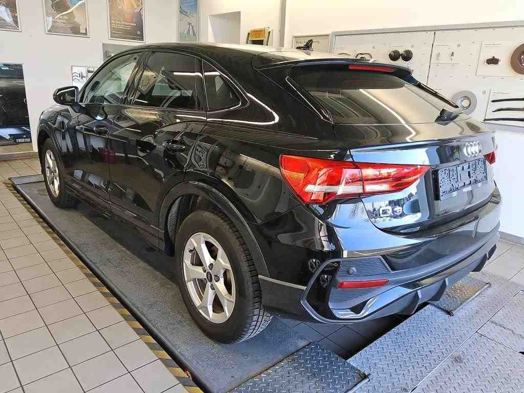 Fahrzeugabbildung Audi Q3 Sportback 35 TFSI S line S tronic CarPlay|ACC